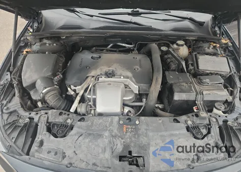 2018 Buick Regal Essence from USA, damaged, VIN W04GP6SX5J1095975